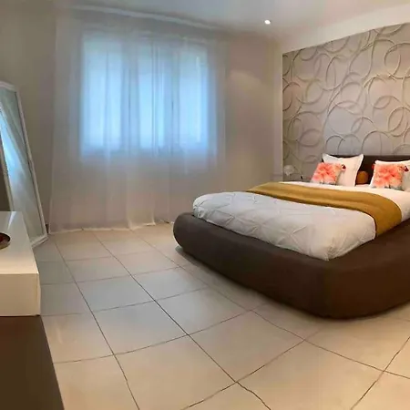 Rrrr House Romantic Relaxing Radiant Refined Apartman
